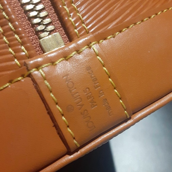 Louis Vuitton EUC Epi Alma PM - Picture 8 of 17